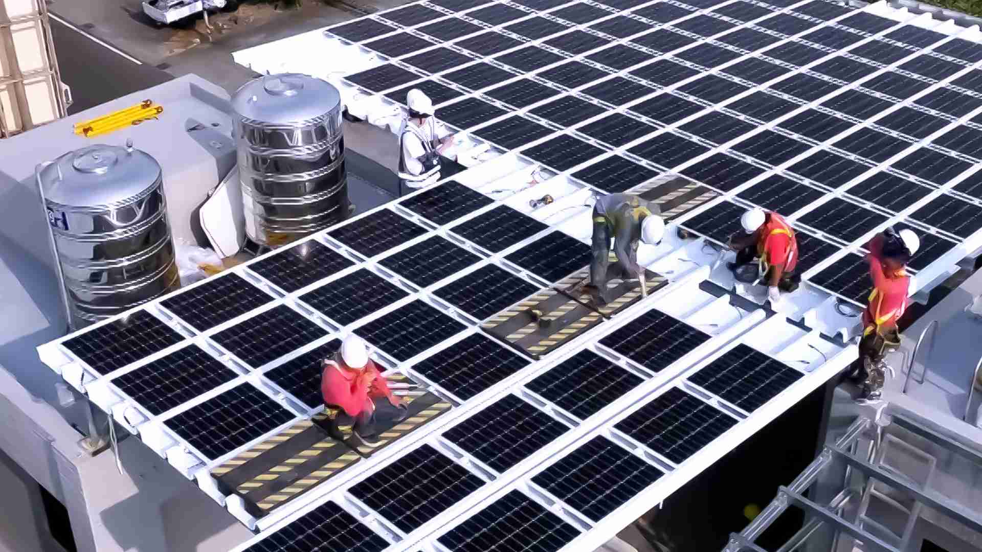 z6mg·人生就是博着力于替代能源之技术研发，，如光电浪板的相关制程、、、设备与产品，，，其中所开发之光电整合型浪板，，减少传统金属支架安装，，，，更提升耐候度，，可广泛运用于多元场域，，并辅助建筑达到净零碳排目标